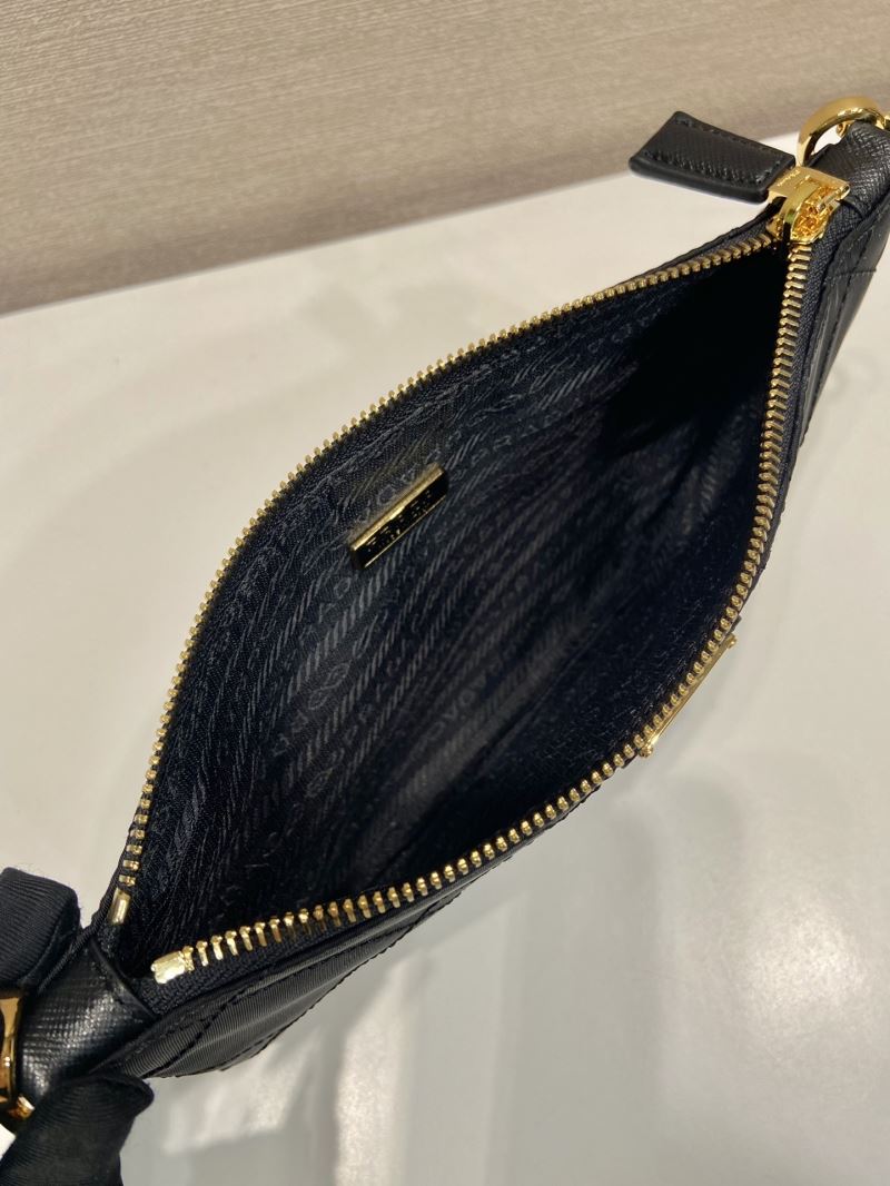 Pra*a hobo bags